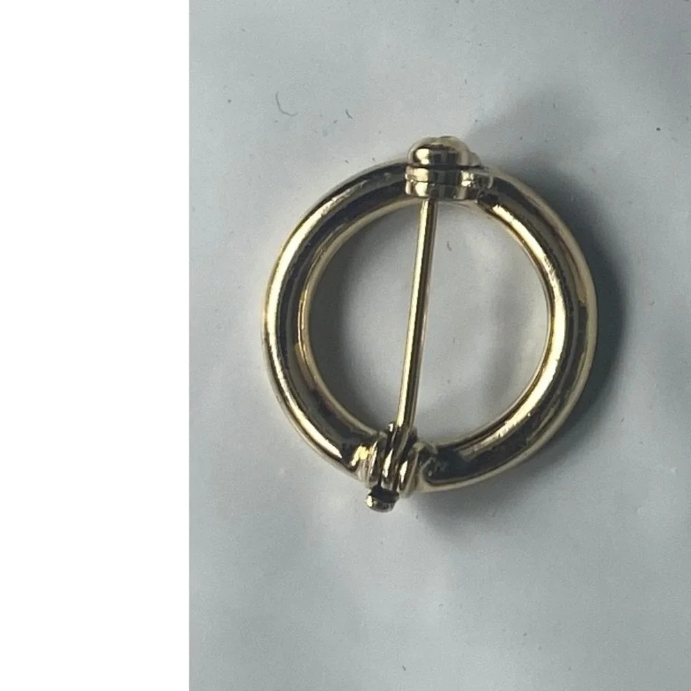Gold Tone Minimalist Small Round Circle Pin Brooch 0.75 Inch Diameter